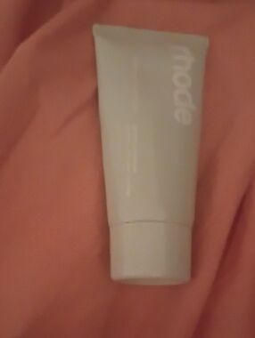 RHODE Hydrating Face Primer - White Tube